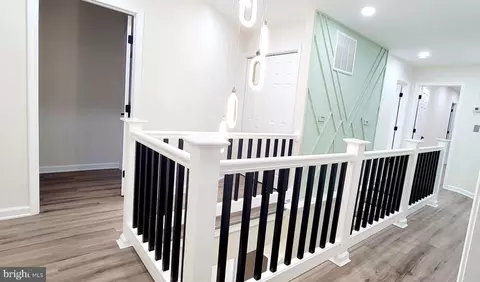 Entry Way - 6828 Ridgeway Dr, Springfield, VA 22150 photo 16 of 25