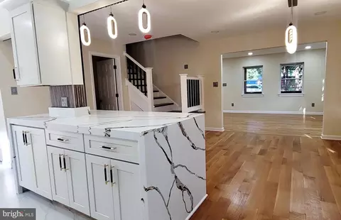 Entry Way - 6828 Ridgeway Dr, Springfield, VA 22150 photo 6 of 25