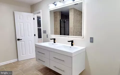 Bath - 6828 Ridgeway Dr, Springfield, VA 22150 photo 15 of 18