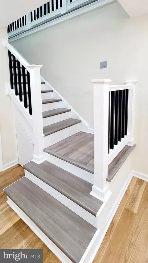 Entry Way - 6828 Ridgeway Dr, Springfield, VA 22150 photo 7 of 25
