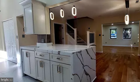 Entry Way - 6828 Ridgeway Dr, Springfield, VA 22150 photo 12 of 25