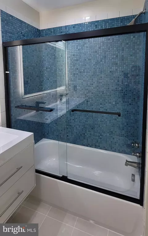 Bath - 6828 Ridgeway Dr, Springfield, VA 22150 photo 9 of 18