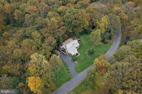 11000 Oakton Woods Way, Oakton, VA 22124