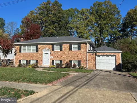 4300 Fielding St, Alexandria, VA 22309