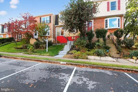6461 Rockshire Ct, Alexandria, VA 22315