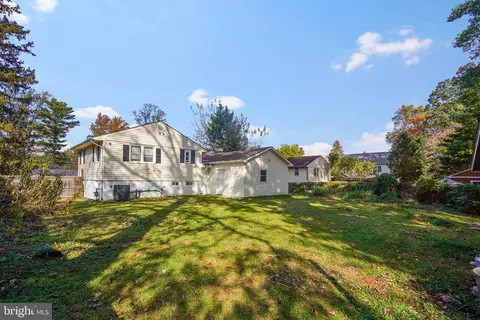 7419 Farnum St, Springfield, VA 22151 photo 2