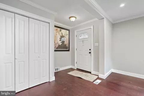 7419 Farnum St, Springfield, VA 22151 photo 3