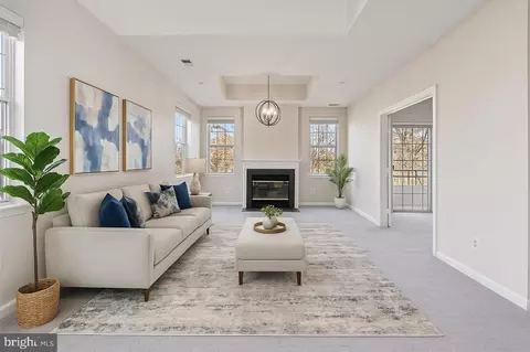 4225 Mozart Brigade Ln #94, Fairfax, VA 22033