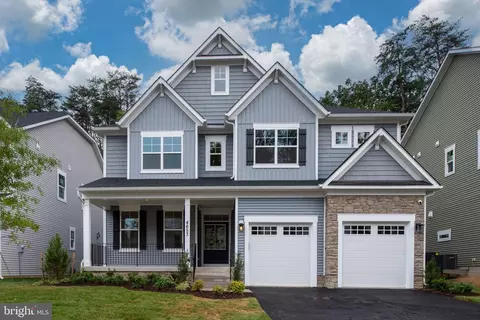 8761 Southern Oaks Pl, Lorton, VA 22079