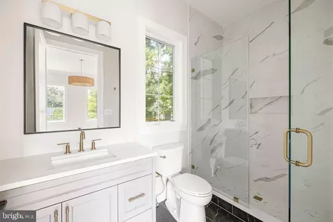 Bath - 6179 Hardy Dr, Mclean, VA 22101 photo 2 of 10