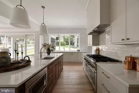 Kitchen - 6179 Hardy Dr, Mclean, VA 22101 photo 3 of 6