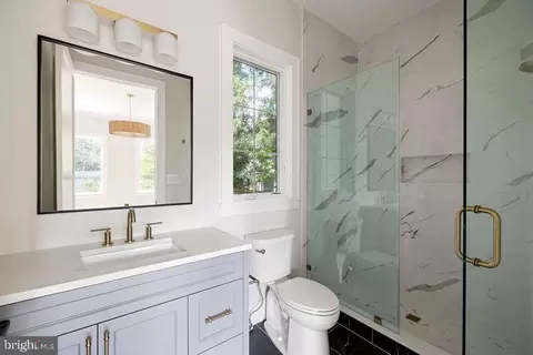 Bath - 6179 Hardy Dr, Mclean, VA 22101 photo 6 of 11