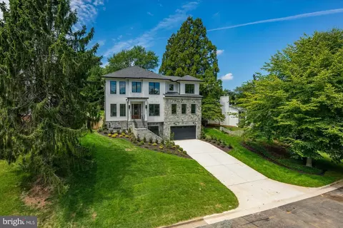 Exterior - 6179 Hardy Dr, Mclean, VA 22101 photo 3 of 8