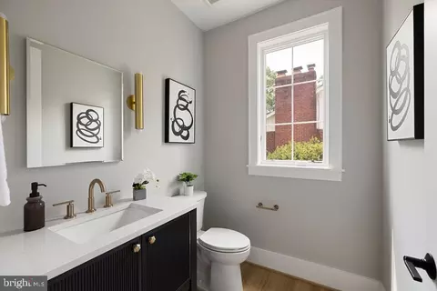 Bath - 6179 Hardy Dr, Mclean, VA 22101 photo 1 of 11