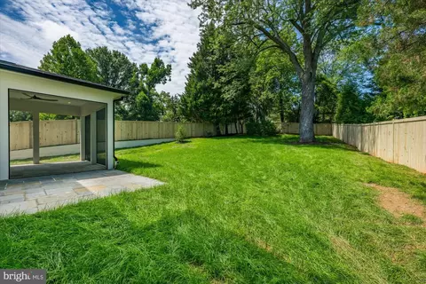 Exterior - 6179 Hardy Dr, Mclean, VA 22101 photo 5 of 8
