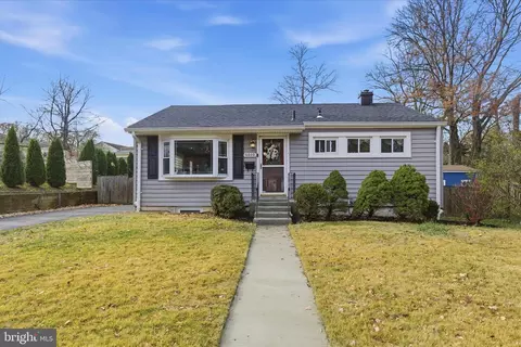6606 Berkshire Dr, Alexandria, VA 22310
