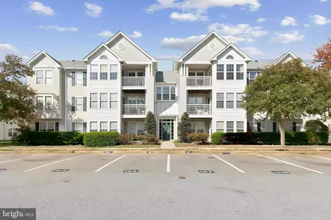 7515 Snowpea Ct #167-L, Alexandria, VA 22306