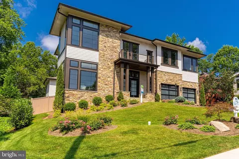 7205 Bayside Ct, Mclean, VA 22101