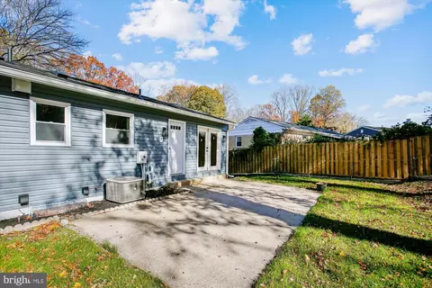 Exterior - 9075 Andromeda Dr, Burke, VA 22015 photo 3 of 5