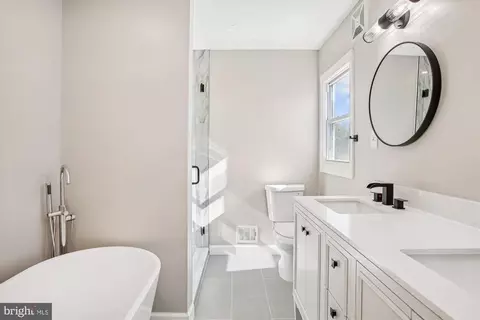 Bath - 9075 Andromeda Dr, Burke, VA 22015 photo 5 of 7
