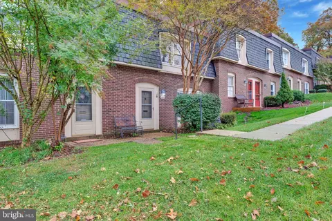 5921 Minutemen Rd, Springfield, VA 22152