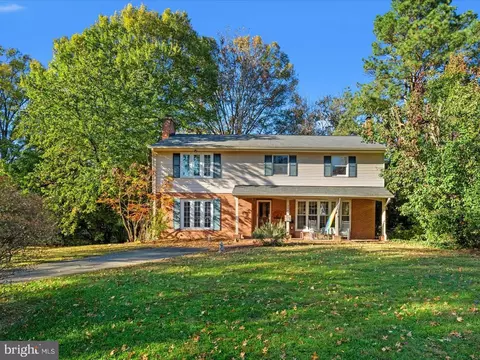 2410 Ryegate Ln, Alexandria, VA 22308