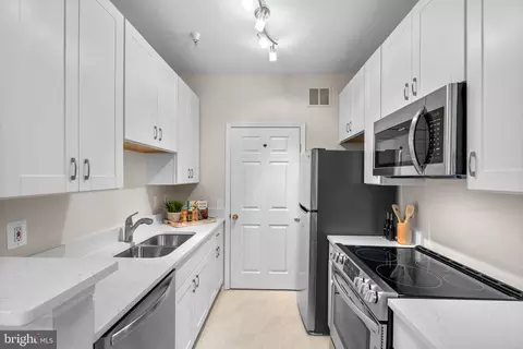 1570 Spring Gate Dr #7303, Mclean, VA 22102 photo 11