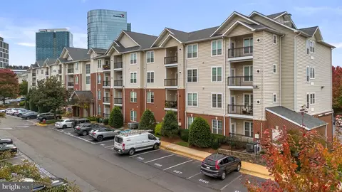 1570 Spring Gate Dr #7303, Mclean, VA 22102 photo 2