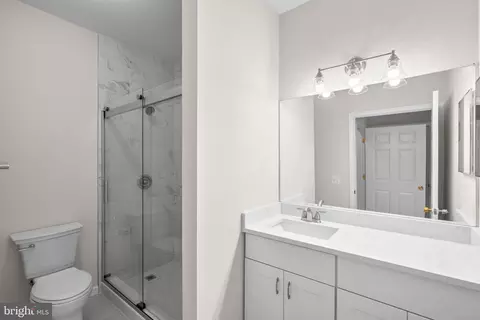 1570 Spring Gate Dr #7303, Mclean, VA 22102 photo 16