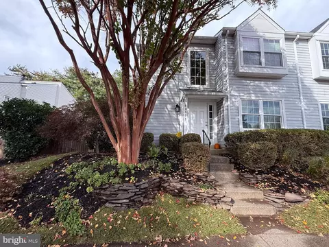 14000 Grumble Jones Ct #B, Centreville, VA 20121