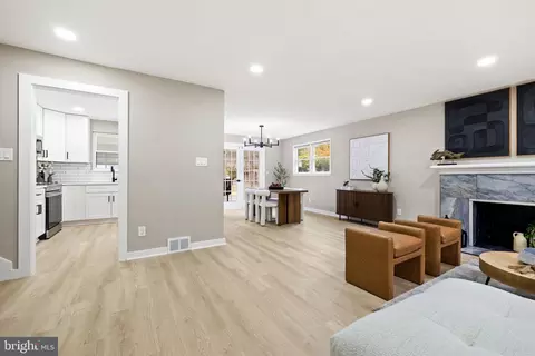 Living - 7319 Bath St, Springfield, VA 22150 photo 1 of 3