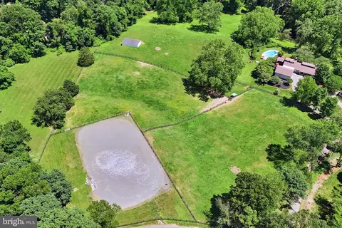 9331 Cornwell Farm Dr, Great Falls, VA 22066