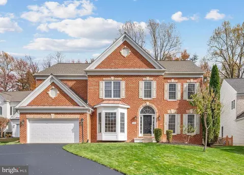 12816 Owens Glen Dr, Fairfax, VA 22030