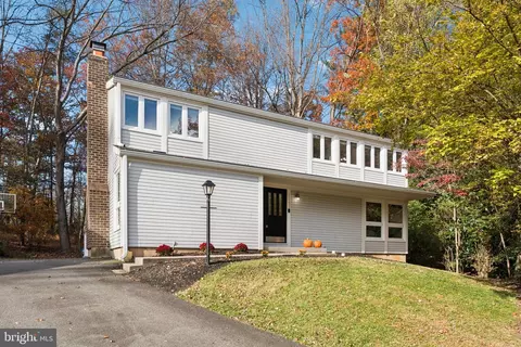 11234 Hunting Horn Ln, Reston, VA 20191