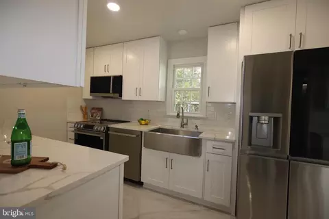 Kitchen - 8580 Tyrolean Way, Springfield, VA 22153 photo 2 of 6