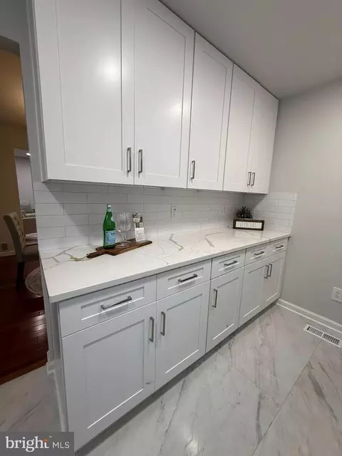 Kitchen - 8580 Tyrolean Way, Springfield, VA 22153 photo 5 of 6
