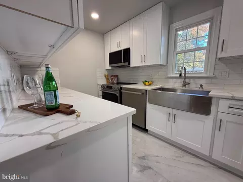 Kitchen - 8580 Tyrolean Way, Springfield, VA 22153 photo 6 of 6