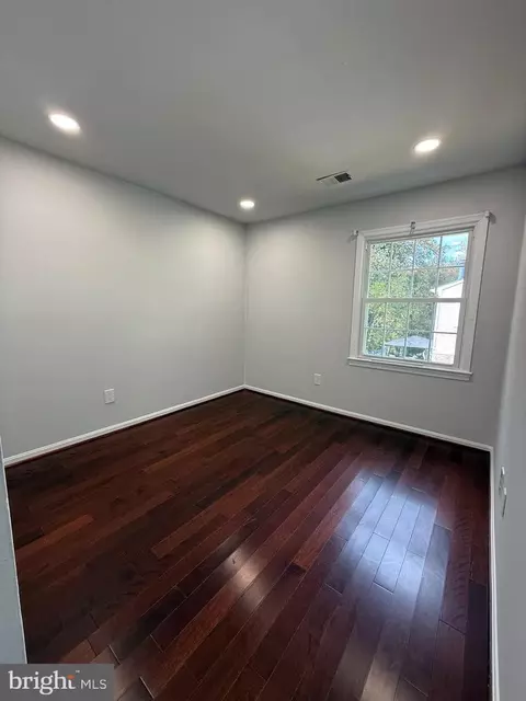 Bedroom - 8580 Tyrolean Way, Springfield, VA 22153 photo 3 of 5