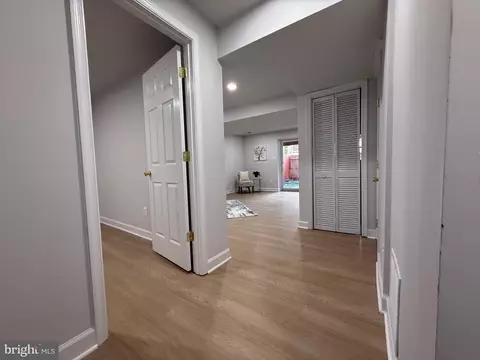 Entry Way - 8580 Tyrolean Way, Springfield, VA 22153 photo 5 of 8