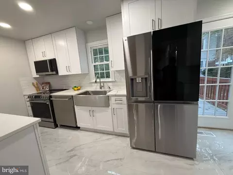Kitchen - 8580 Tyrolean Way, Springfield, VA 22153 photo 3 of 6