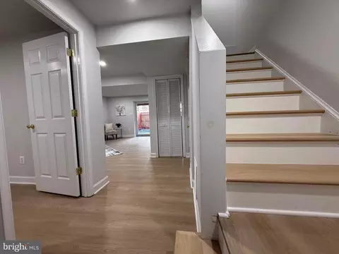 Entry Way - 8580 Tyrolean Way, Springfield, VA 22153 photo 4 of 8