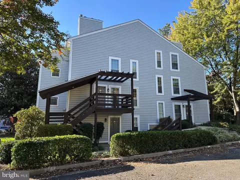 10002 Oakton Terrace Rd, Oakton, VA 22124