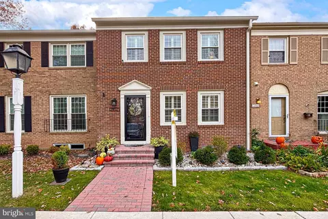 7957 Hidden Bridge Dr, Springfield, VA 22153