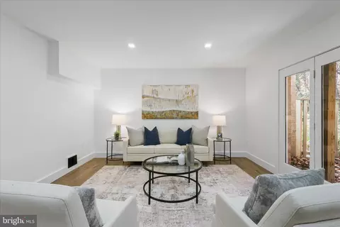 11152 Forest Edge Dr, Reston, VA 20190 photo 30