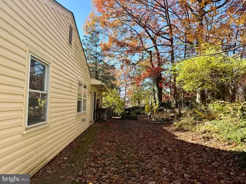 Exterior - 8804 Strause, Springfield, VA 22153 photo 2 of 2
