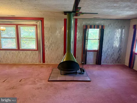 Living - 8804 Strause, Springfield, VA 22153 photo 2 of 2