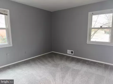 6703 Greenview Ln, Springfield, VA 22152 photo 13