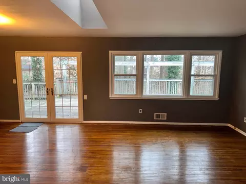 6703 Greenview Ln, Springfield, VA 22152 photo 8