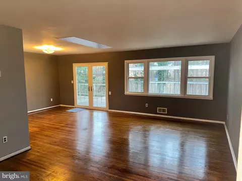 6703 Greenview Ln, Springfield, VA 22152 photo 7