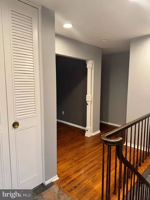 6703 Greenview Ln, Springfield, VA 22152 photo 3